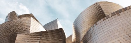 Museo Guggenheim Bilbao y Travelling U firman un acuerdo que ayudará al alumnado de LEINN